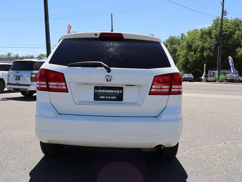 Used 2018 Dodge Journey SE w/ Connectivity Group FWD image 4