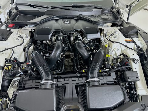 Used 2024 Maserati GranTurismo Modena image 31