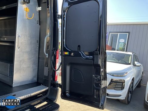 Used 2022 Ford E-Transit 148 High Roof Extended w/ Load Area Protection Package image 11