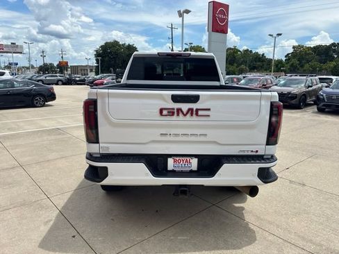Used 2025 GMC Sierra 2500 AT4 w/ AT4 Premium Plus Package AWD/4WD image 6