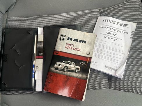 Used 2011 Dodge Dakota ST image 30