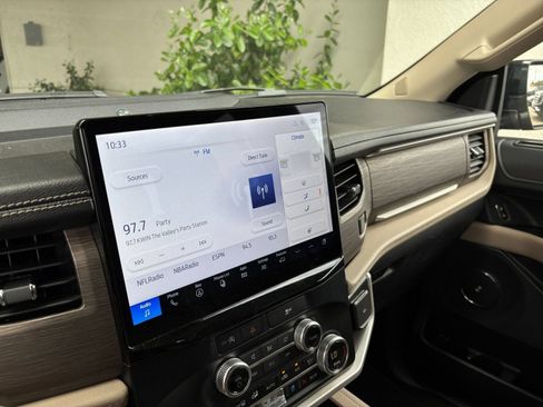 Used 2024 Ford Expedition Limited RWD image 19