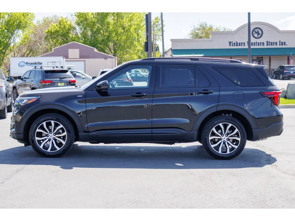 Used 2025 Ford Explorer ST-Line AWD/4WD image 6