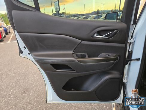 Used 2020 GMC Acadia SLT w/ Driver Alert Package II image 43