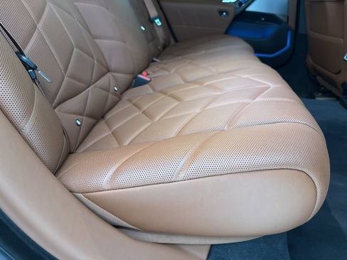 Used 2024 BMW i7 xDrive60 w/ Premium Package image 72