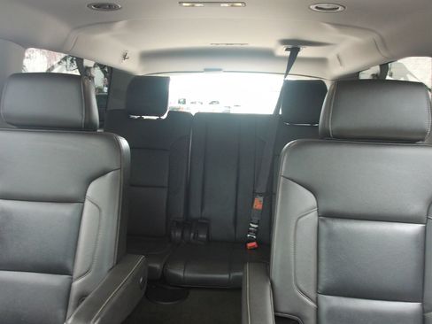 Used 2016 Chevrolet Suburban LT w/ Luxury Package RWD image 26