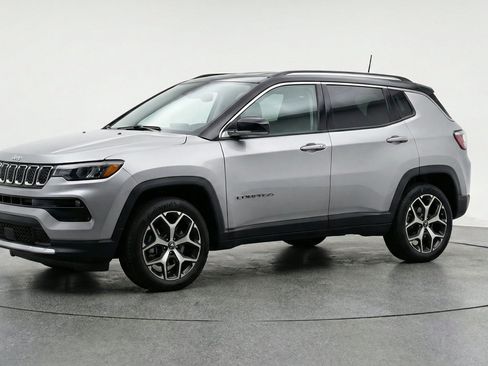 Used 2025 Jeep Compass Limited AWD/4WD image 3