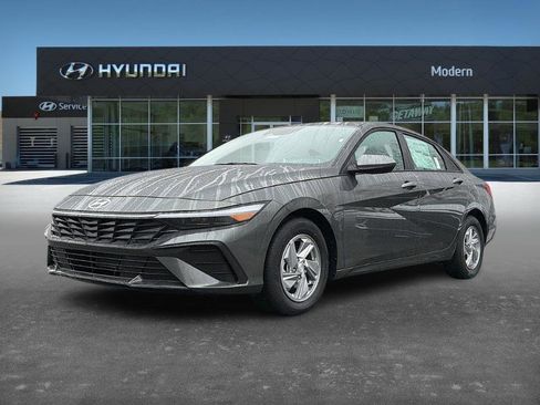 New 2026 Hyundai Elantra SE image 1