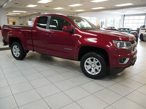 Used 2018 Chevrolet Colorado LT w/ LT Convenience Package AWD/4WD image 8