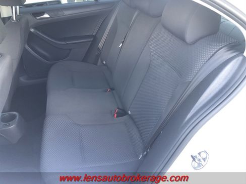 Used 2013 Volkswagen Jetta S image 16