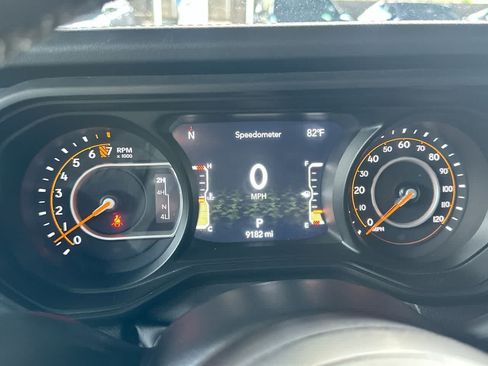 Used 2025 Jeep Gladiator Sport AWD/4WD image 16