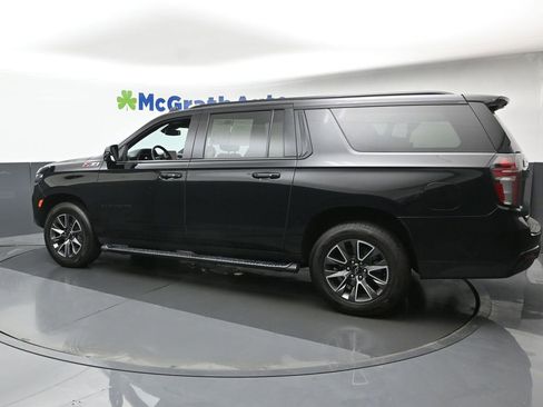 Used 2023 Chevrolet Suburban Z71 w/ Luxury Package image 20