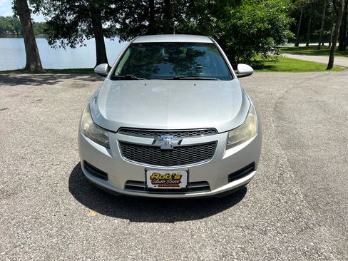 Used 2011 Chevrolet Cruze LT image 3
