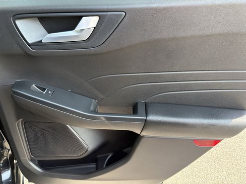 Used 2024 Ford Escape Platinum image 33