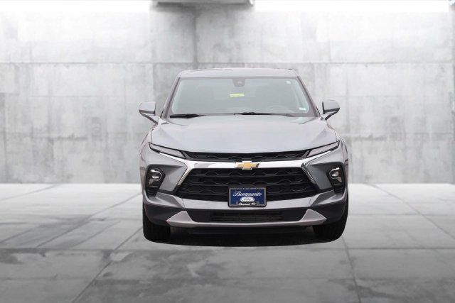 Used 2025 Chevrolet Blazer LT AWD/4WD image 4