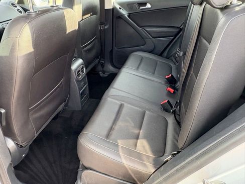Used 2017 Volkswagen Tiguan S FWD image 32