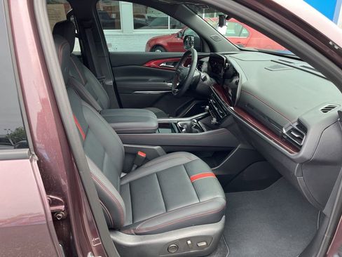 Used 2026 Chevrolet Traverse RS FWD image 28