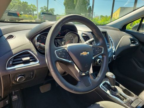 Used 2019 Chevrolet Cruze LT w/ LT Fleet Convenience Package FWD image 18