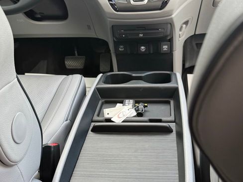 Used 2024 Honda Odyssey Elite image 22