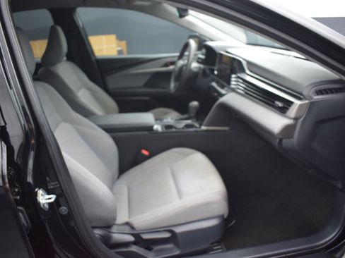 Used 2025 Toyota Camry LE FWD image 10