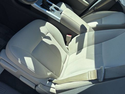 Used 2013 Ford Edge SE image 16