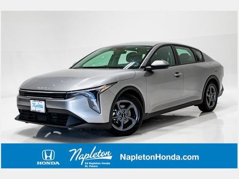 Used 2025 Kia K4 FWD image 1