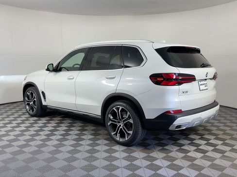 New 2026 BMW X5 sDrive40i w/ Climate Comfort Package image 3