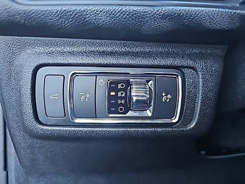 Used 2022 Lincoln Corsair Standard w/ Equipment Group 101A image 21