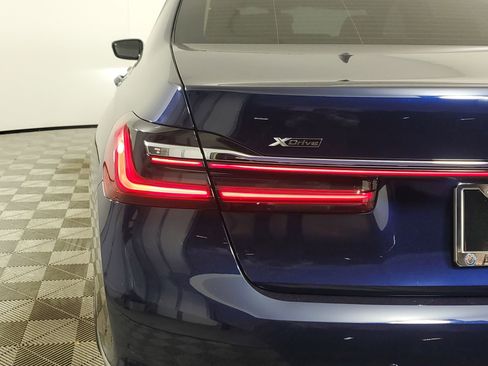 Used 2022 BMW 750i xDrive w/ Executive Package image 18