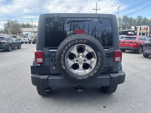 Used 2017 Jeep Wrangler Unlimited Sahara w/ Connectivity Group image 5