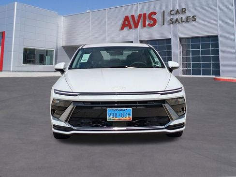 Used 2025 Hyundai Sonata SEL FWD image 2