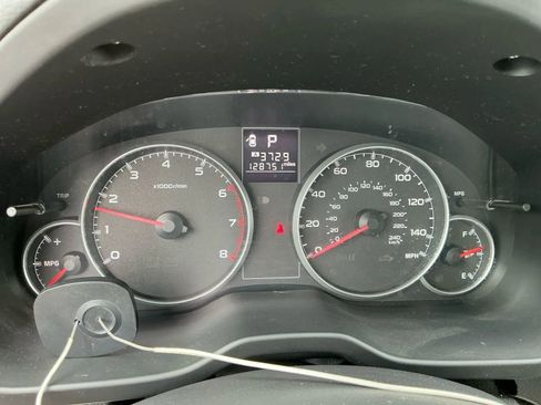 Used 2014 Subaru Legacy 2.5i Premium AWD/4WD image 8