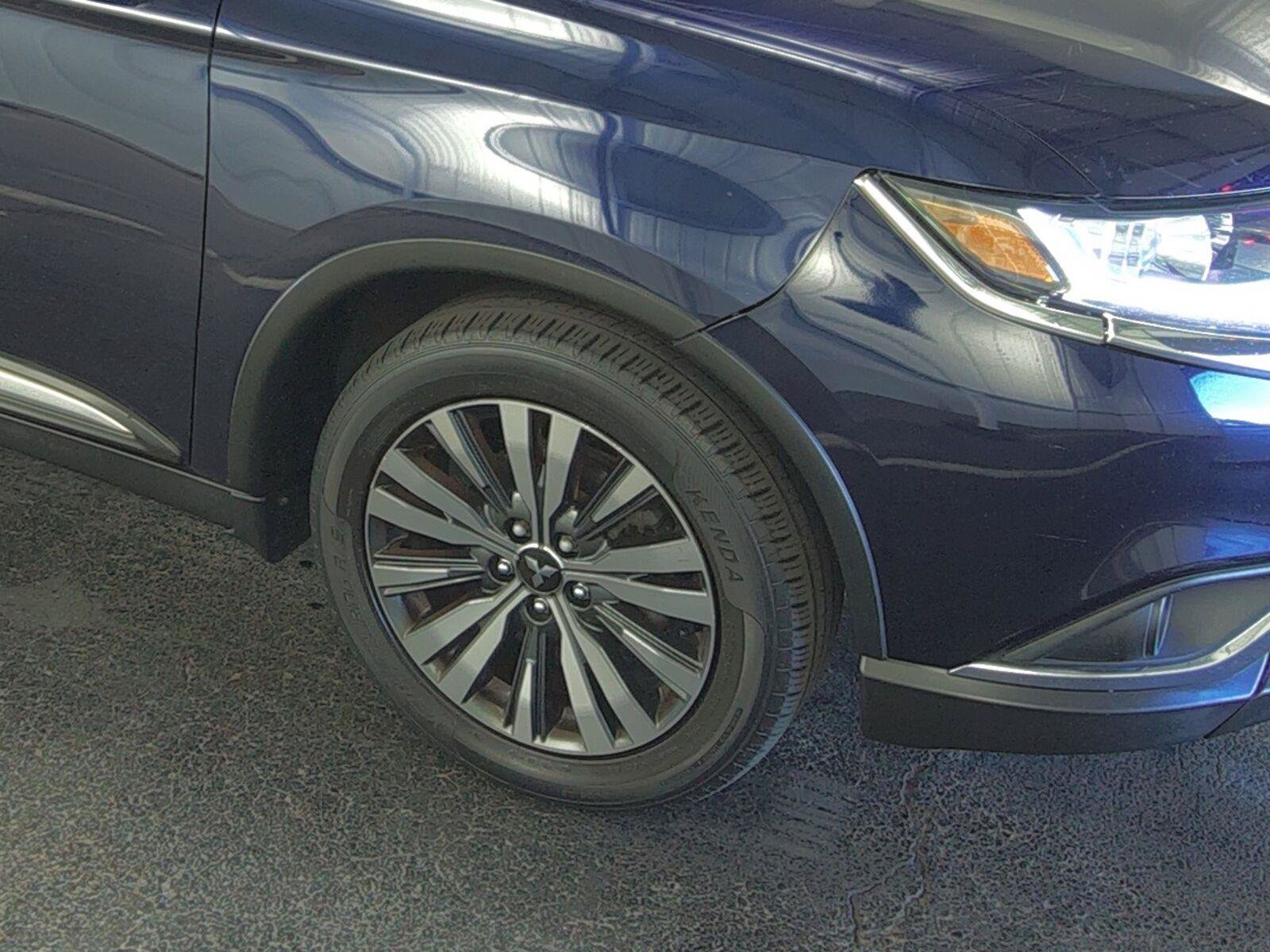 Used 2020 Mitsubishi Outlander FWD image 16