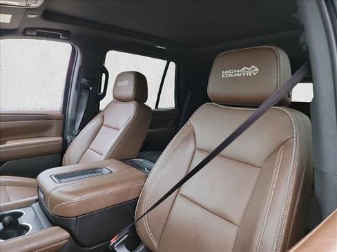 Used 2022 Chevrolet Tahoe High Country w/ Premium Package AWD/4WD image 15