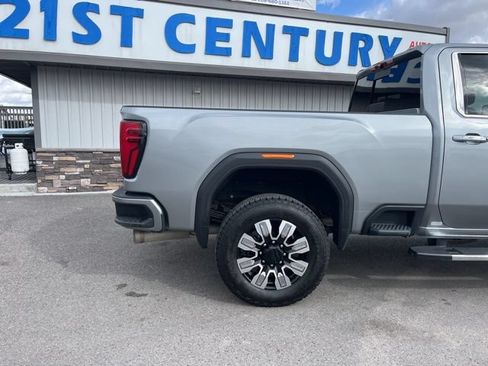 Used 2025 GMC Sierra 3500 Denali AWD/4WD image 13