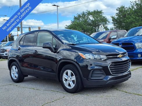 Used 2020 Chevrolet Trax LS w/ Tint and Cruise Package FWD image 3