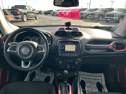 Used 2018 Jeep Renegade Trailhawk w/ UConnect 8.4 Nav Group image 14