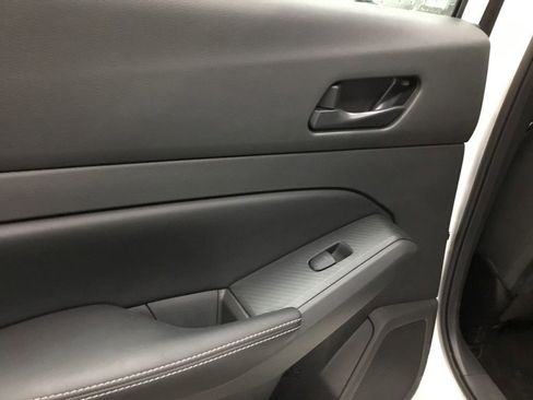 Used 2024 Nissan Altima 2.5 SV w/ SV Premium Package image 13