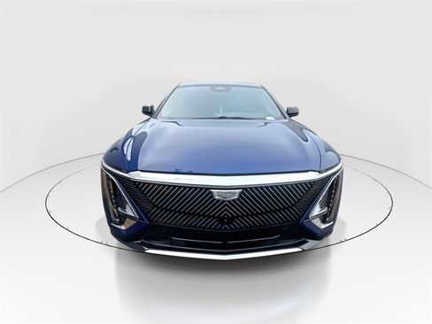Used 2024 Cadillac Lyriq Luxury image 3