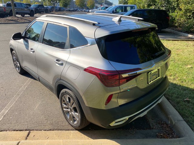 Used 2023 Kia Seltos S w/ Navigation Package FWD image 31