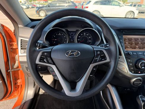 Used 2013 Hyundai Veloster FWD image 8