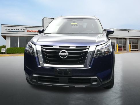 Used 2025 Nissan Pathfinder SV AWD/4WD image 8