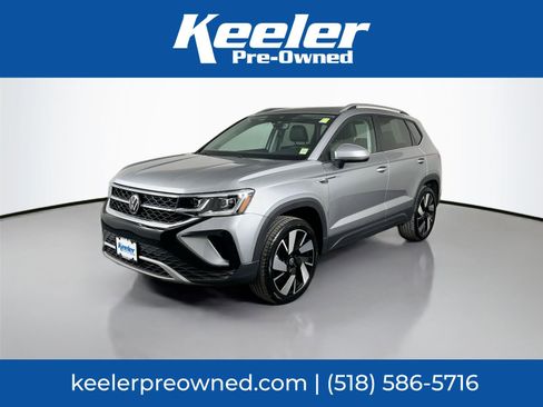 Used 2024 Volkswagen Taos SEL image 1