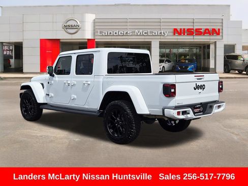 Used 2023 Jeep Gladiator Overland AWD/4WD image 6