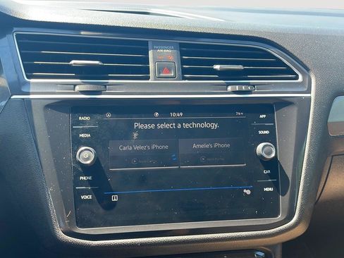 Used 2023 Volkswagen Tiguan SE w/ Panoramic Sunroof Package FWD image 23