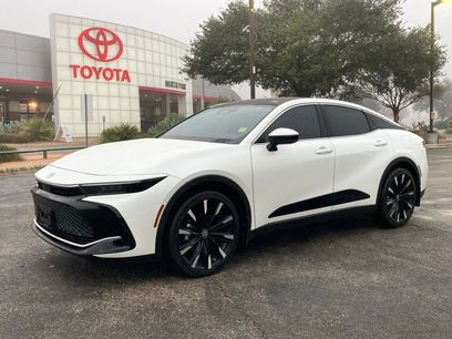 Used 2025 Toyota Crown Platinum