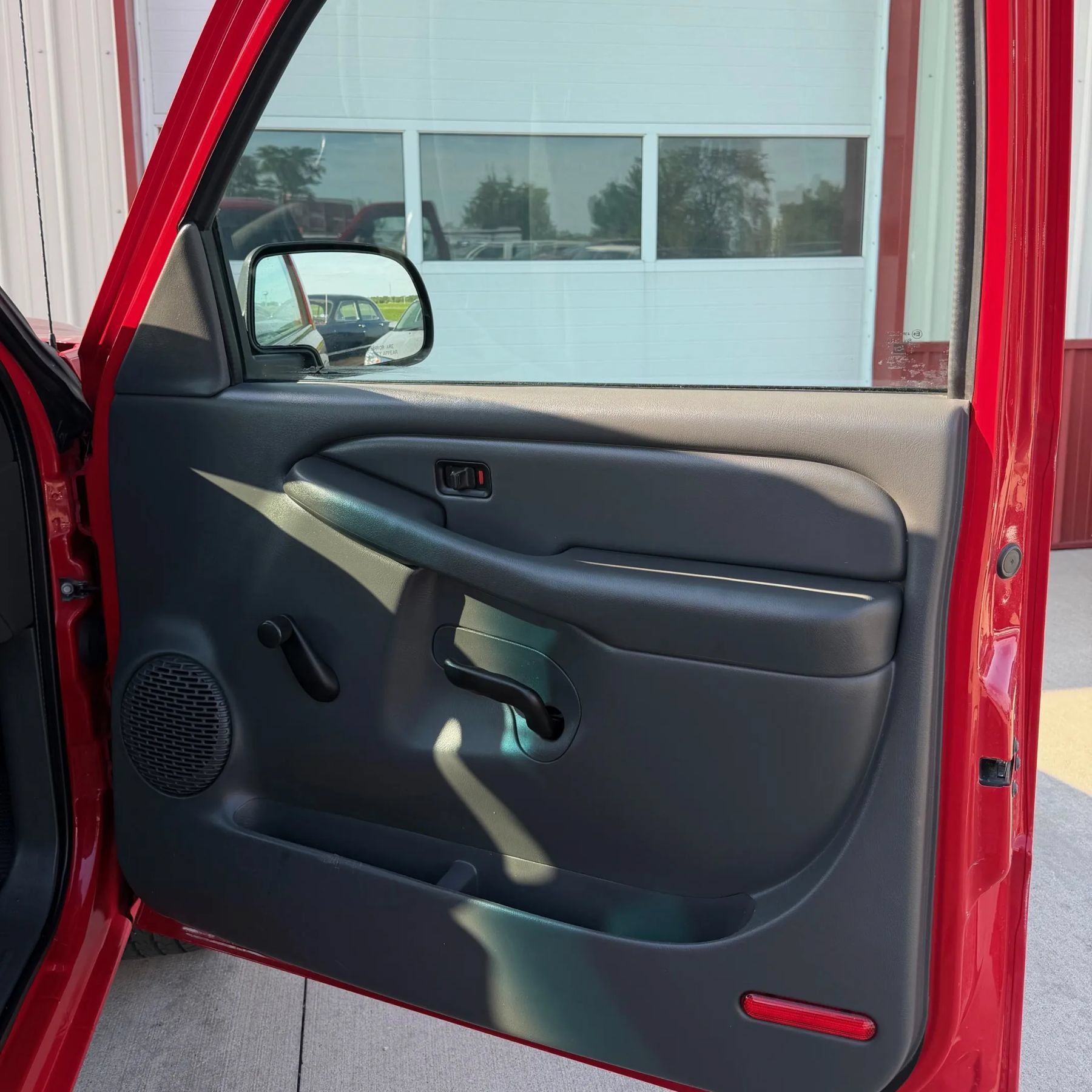 Used 2006 Chevrolet Silverado 1500 W/T RWD image 11