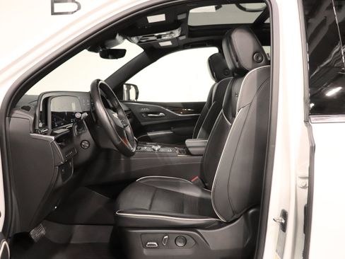 Used 2023 Cadillac Escalade Premium Luxury AWD/4WD image 12