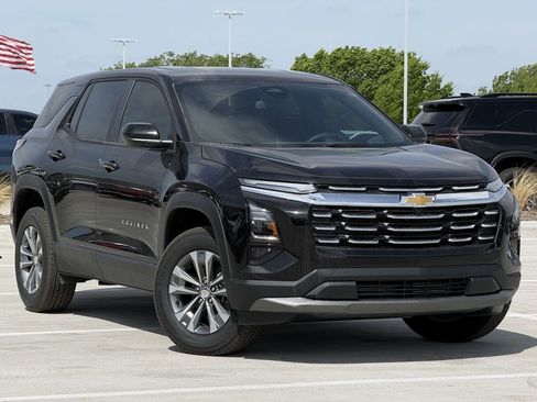 New 2026 Chevrolet Equinox LT image 2