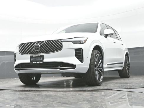 New 2026 Volvo XC90 B6 Plus w/ Protection Package image 24